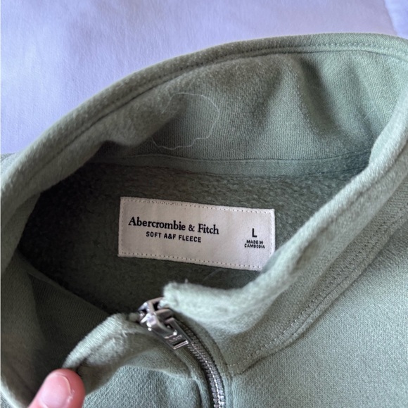 Abercrombie & Fitch quarter zip - Picture 2 of 2